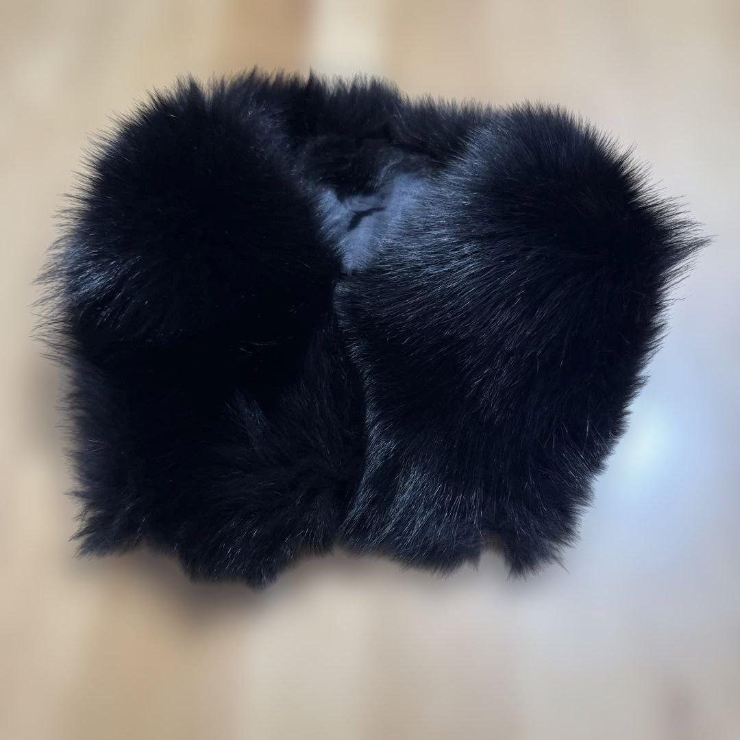 Chal  en piel de zorro negro SAGA FOX