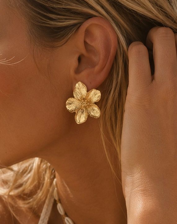 Oorbellen goudkleurige bloem
