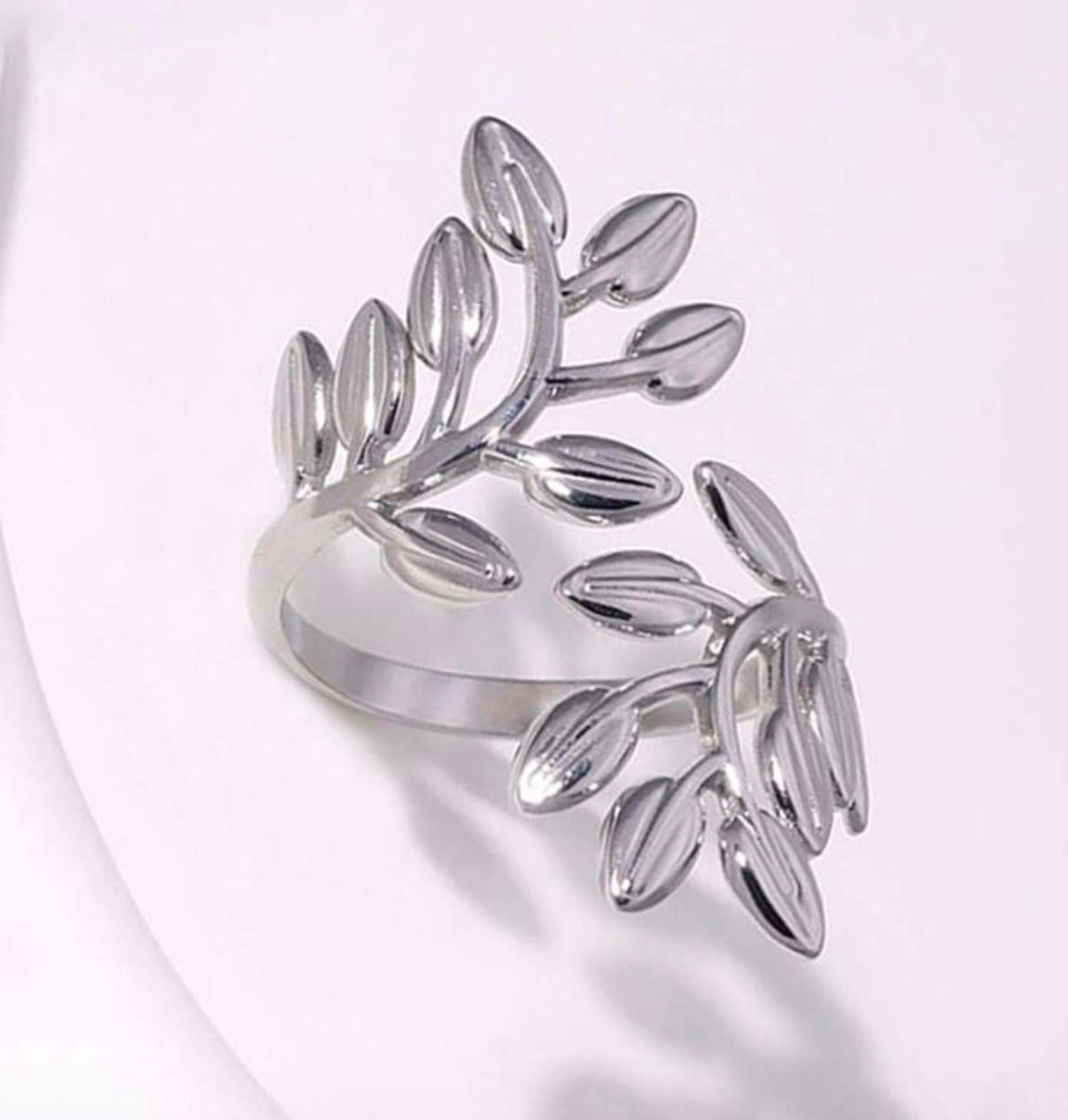 Ring one size bloemen zilver