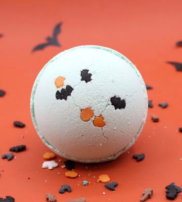 Coconut &amp; Lime Halloween Bath Bomb 180gr