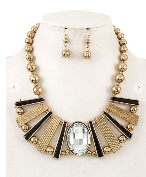 FRINGE BA GEM ACCENT BIB NECKLACE SET