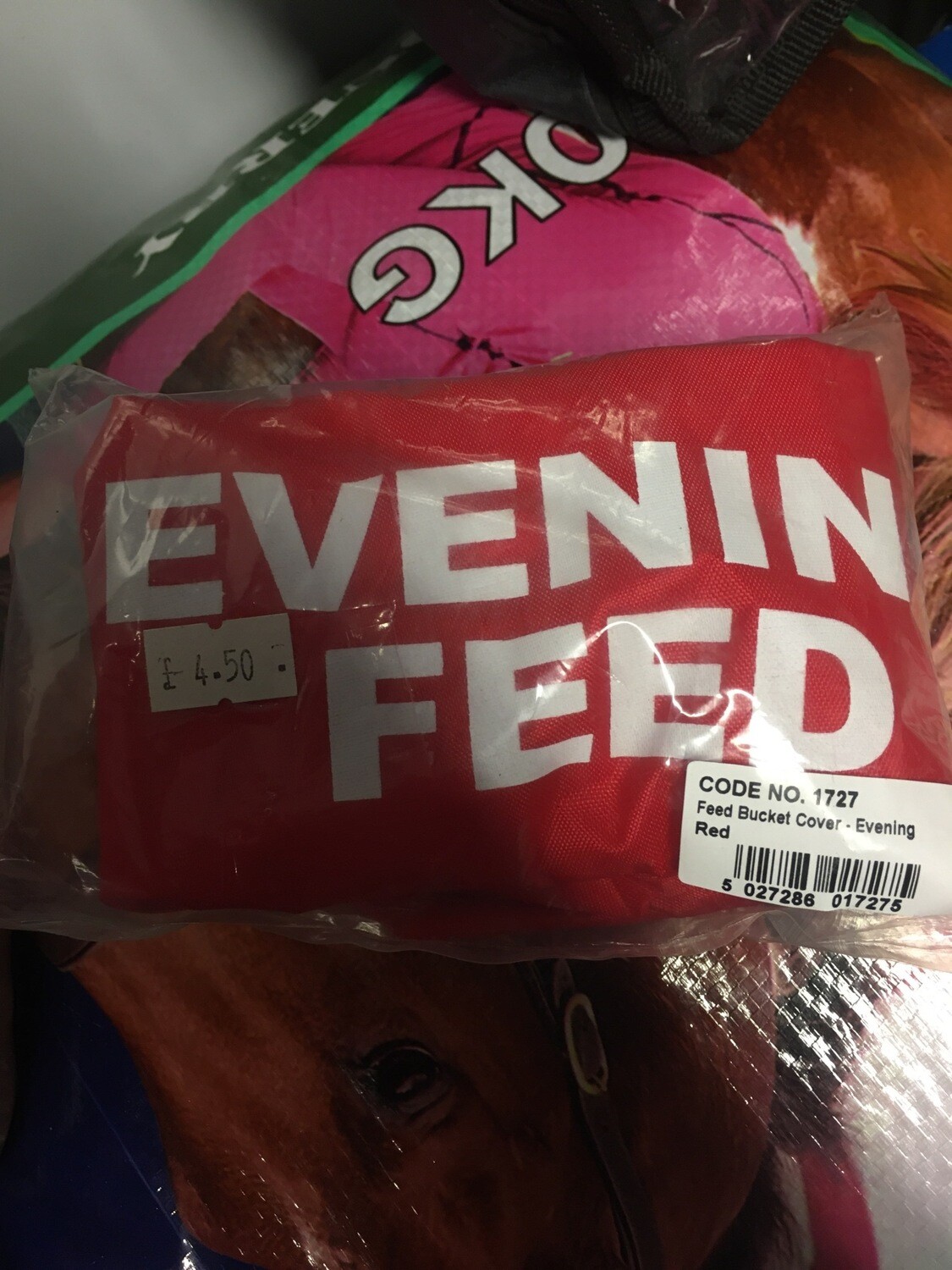 Evening Feed Bucket Cover Red