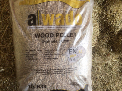 Bio pure wood pellets