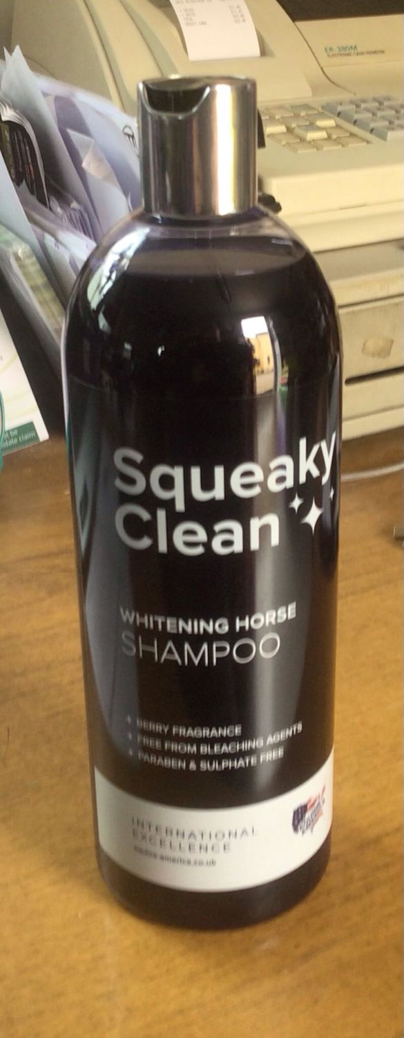 SQUEAKY CLEAN WHITENING HORSE SHAMPOO BERRY FRAGRANCE 1LITER BY Equine America