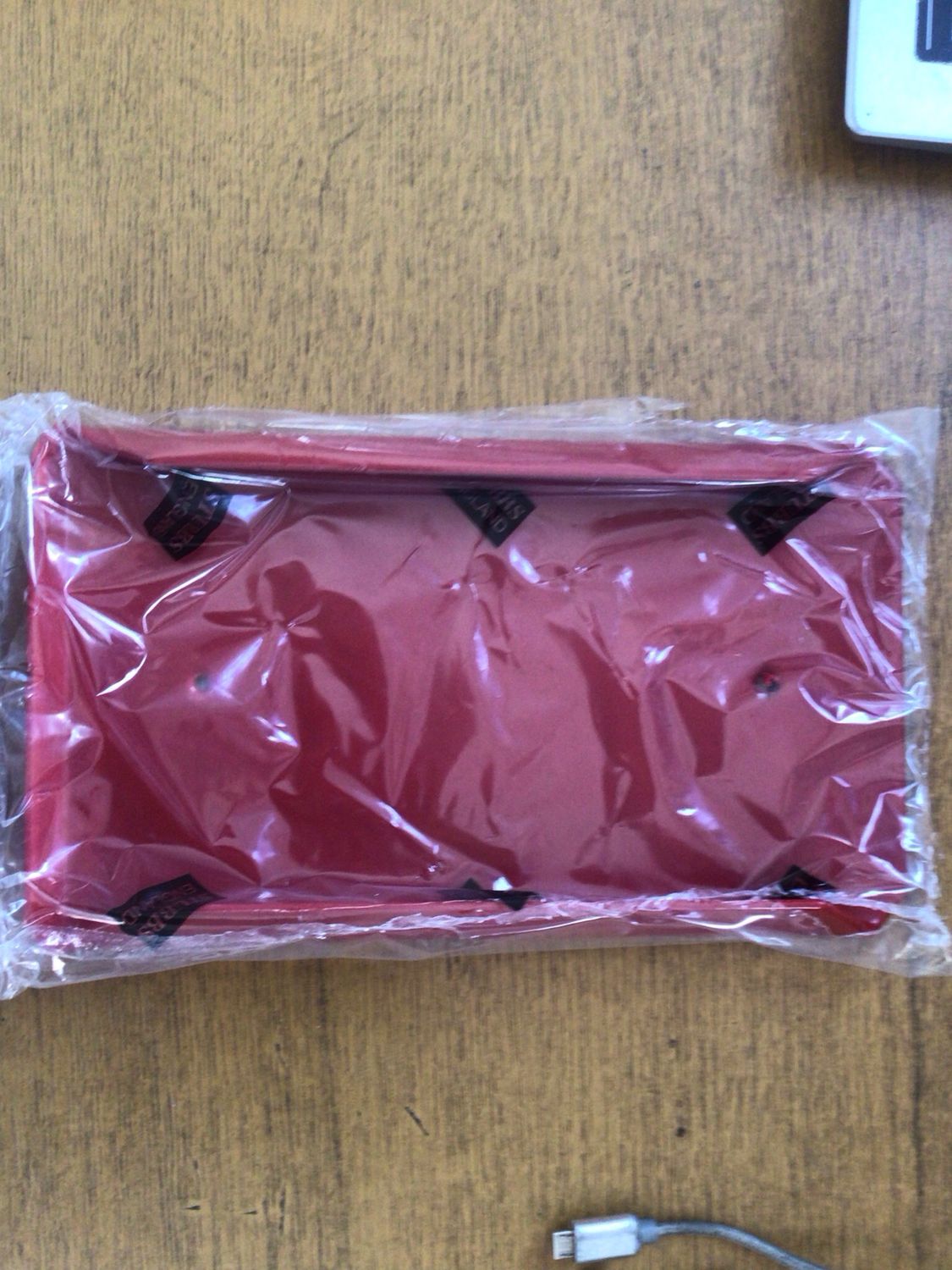 STUBBS SALT LICK HOLDER RED