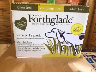 FORTHGLADE ADULT COMPLETE GRAIN FREE CHICKEN &amp; CHICKEN LIVER. 12x395gm