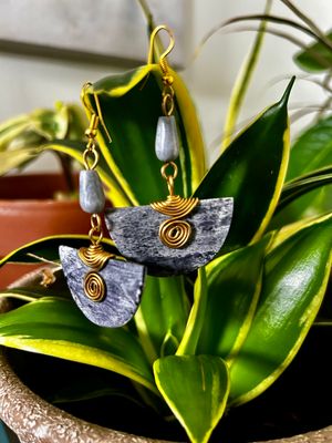 Kijivu Short Bow Earrings
