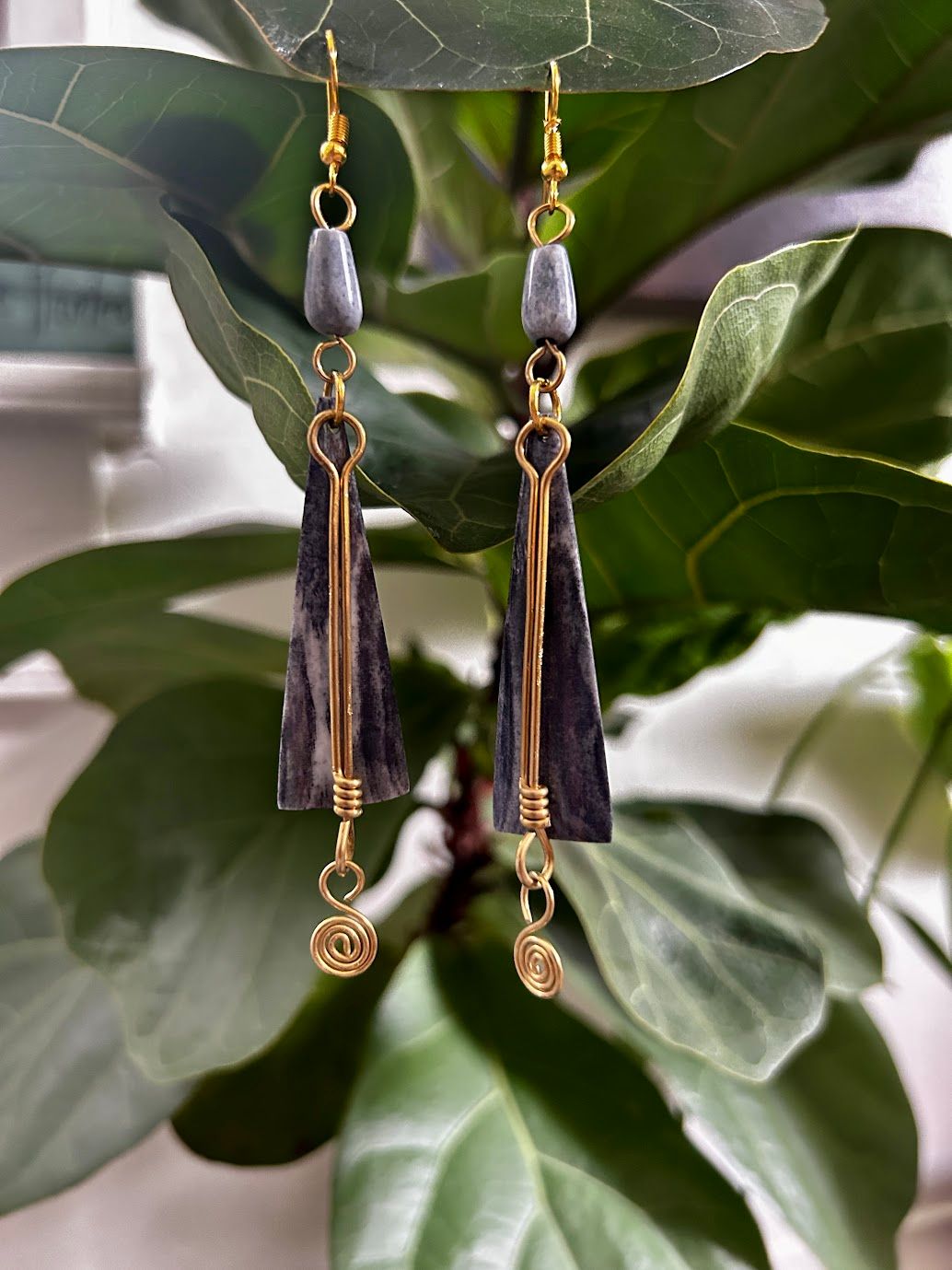 Kijivu Pembe Tatu Earrings