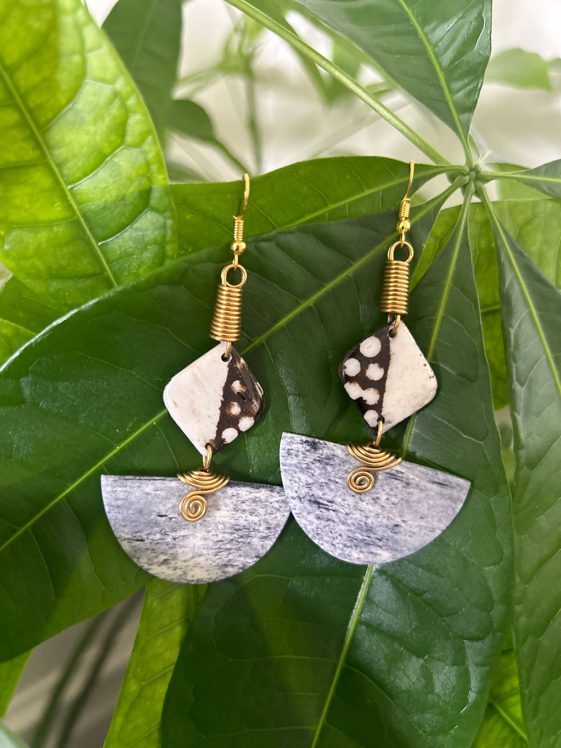 Kijivu Bow Shaped Long Earrings