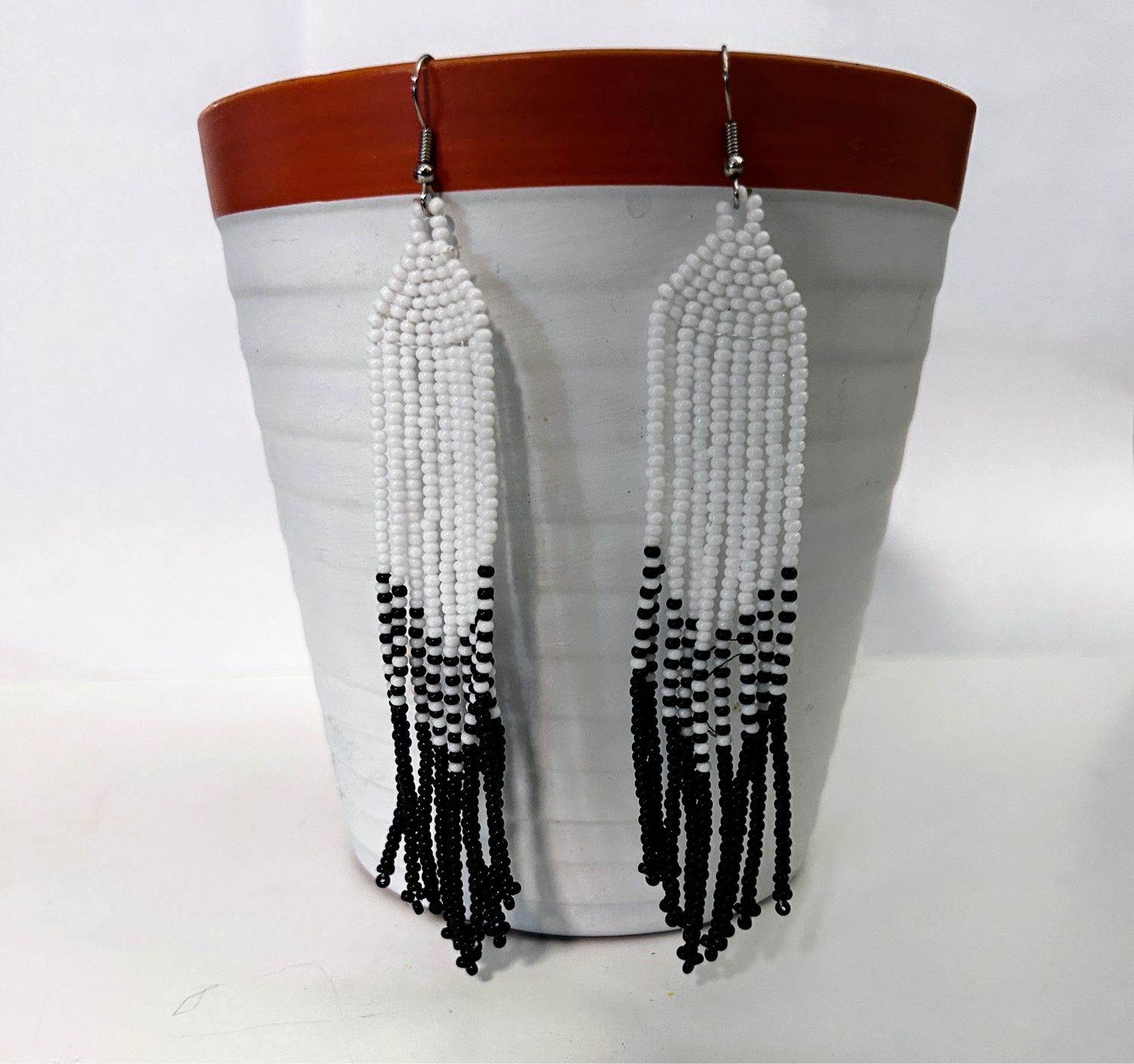 Nyeupe Nyeusi Threaded Earrings