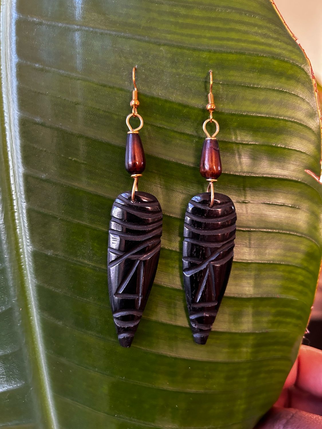 Uso Nyeusi Earrings