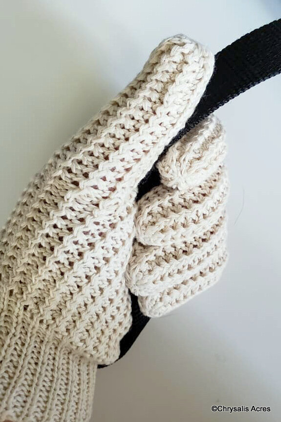String Gloves