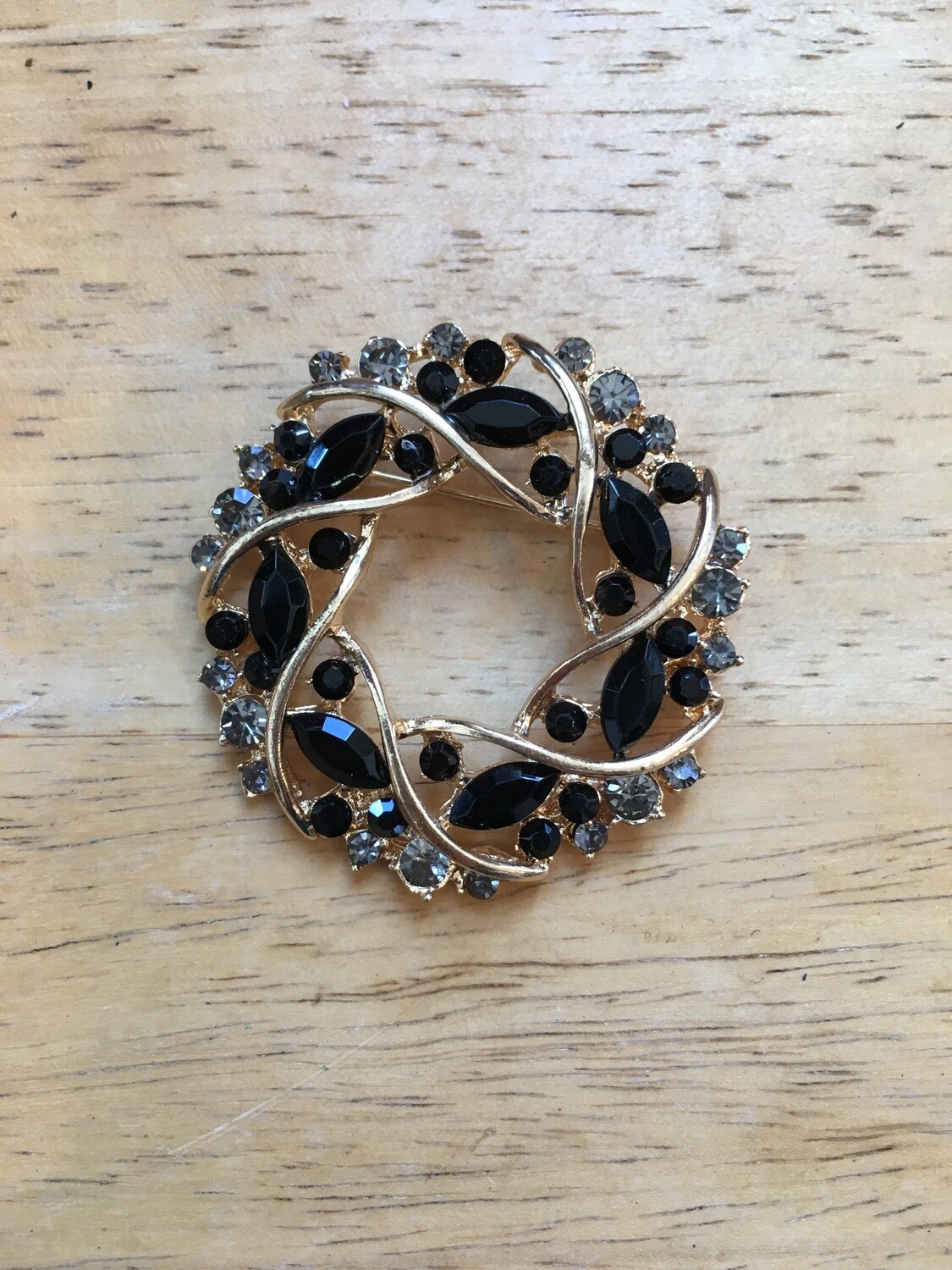 Turnout Brooch Pin
