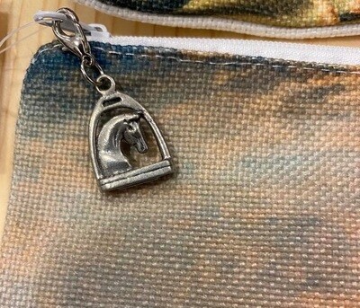 Zipper pull