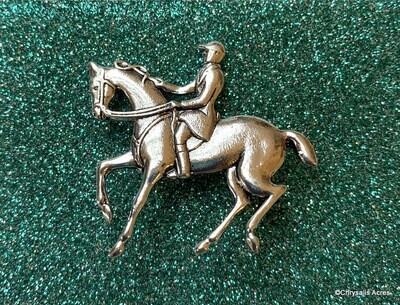 Hunt Horse Brooch Pin