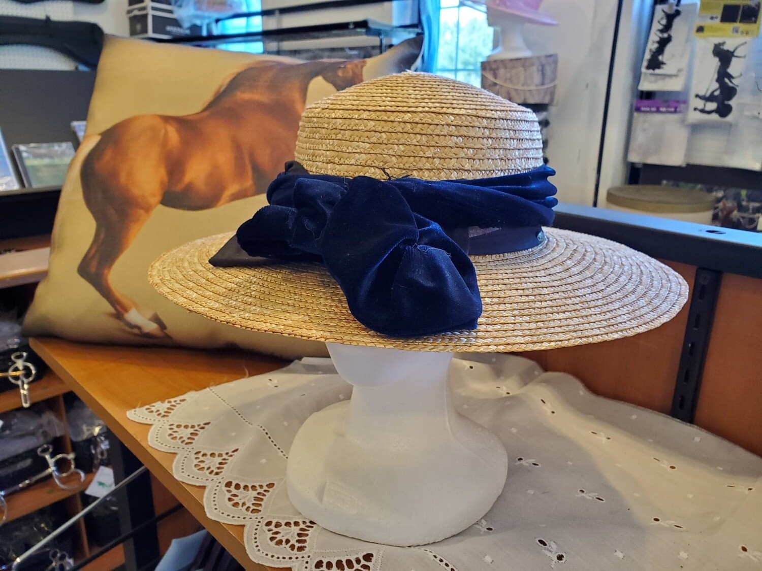 Straw hat with Navy Straw hat with Navy