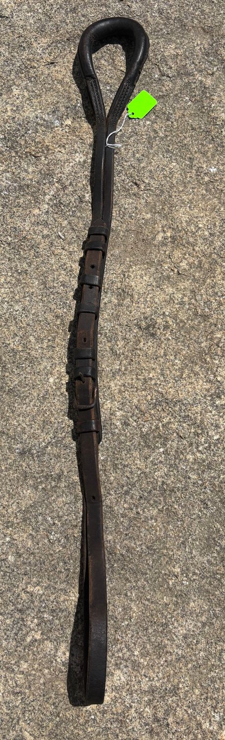 Leather backstrap with crupper