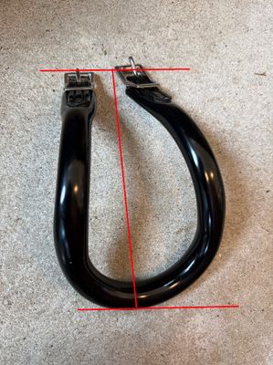 Shaped synthetic crupper