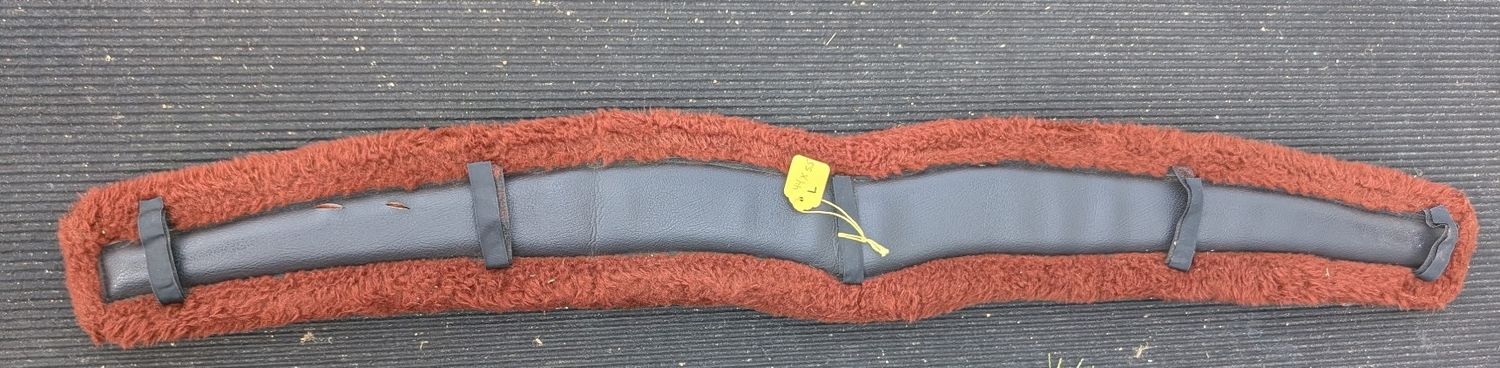Brown Fur Pad V Shape 44 x 5.5