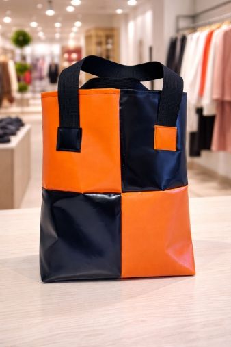 Blachentasche schwarz/orange Blachentasche schwarz/orange