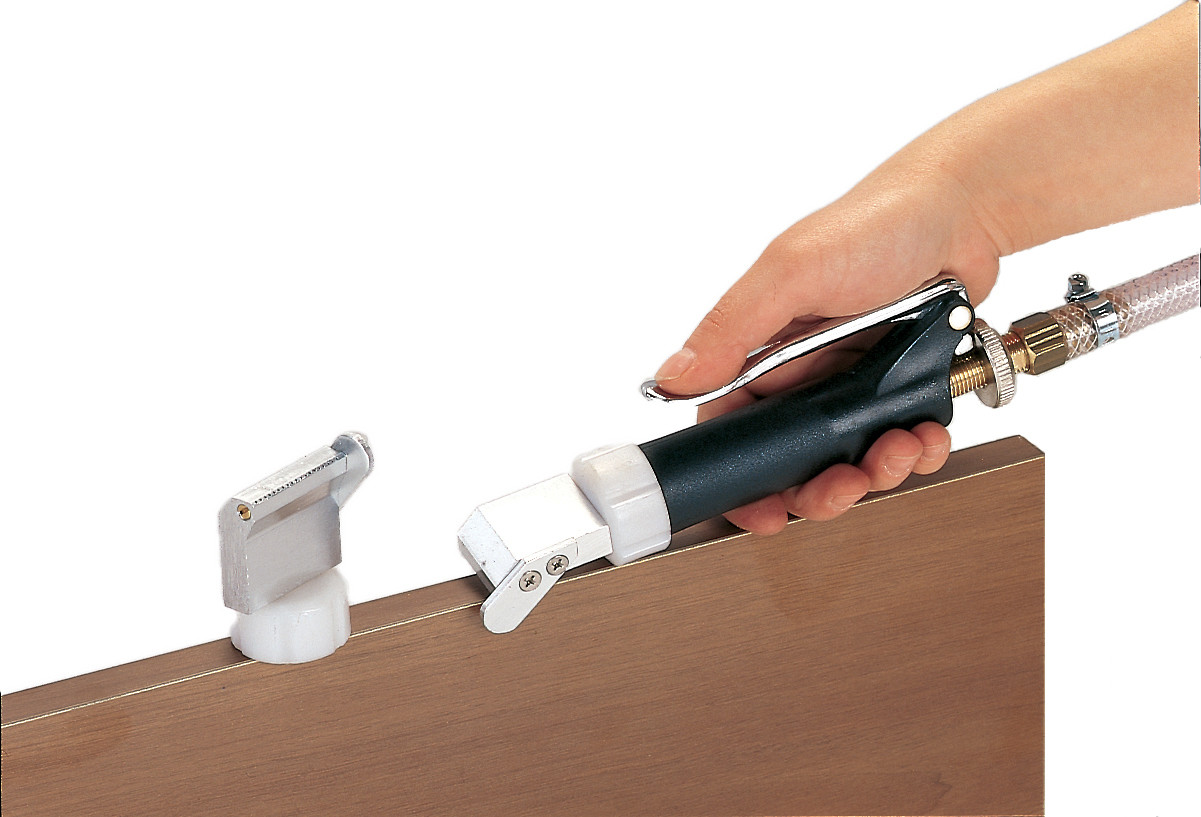Nozzles for PVA Edge Gluing