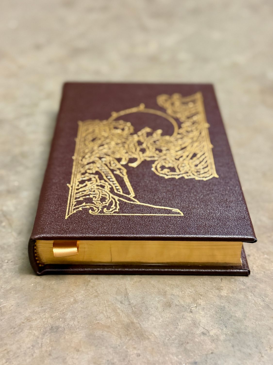 Hyperion by Dan Simmons (Easton Press Collector’s Edition, Genuine Leather, 2022)