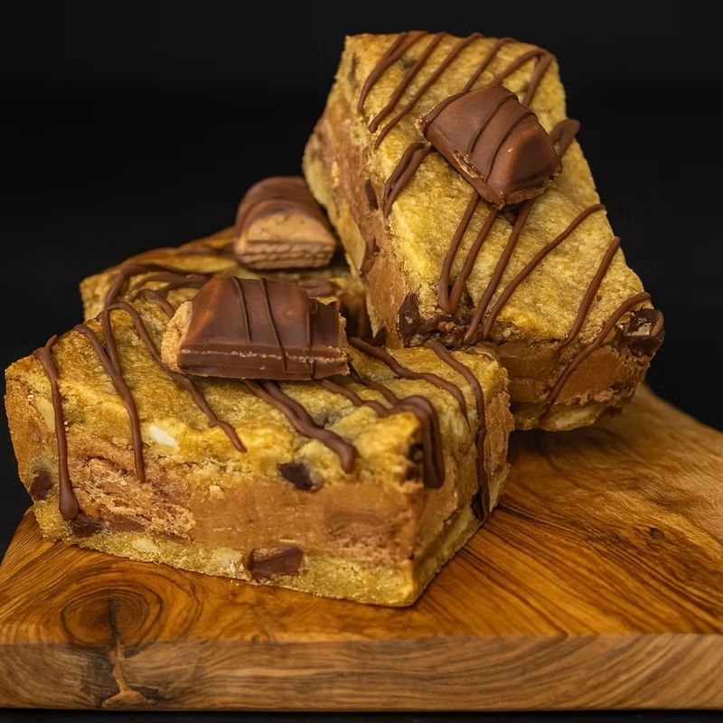 Kinder Bueno Cookie Bar