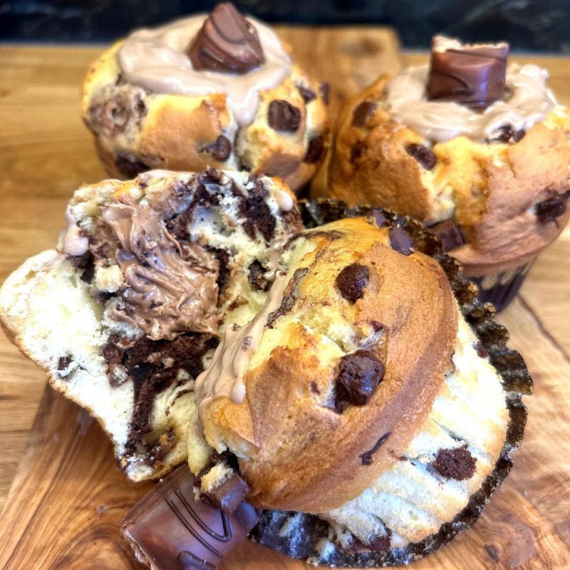 Kinder Bueno Filled Muffin