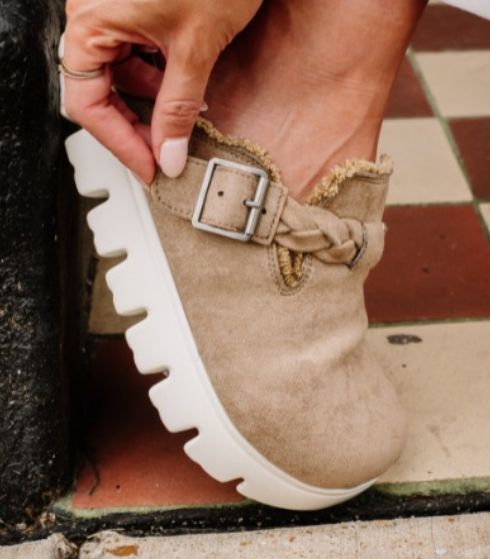 Flats, Mules, + Loafers
