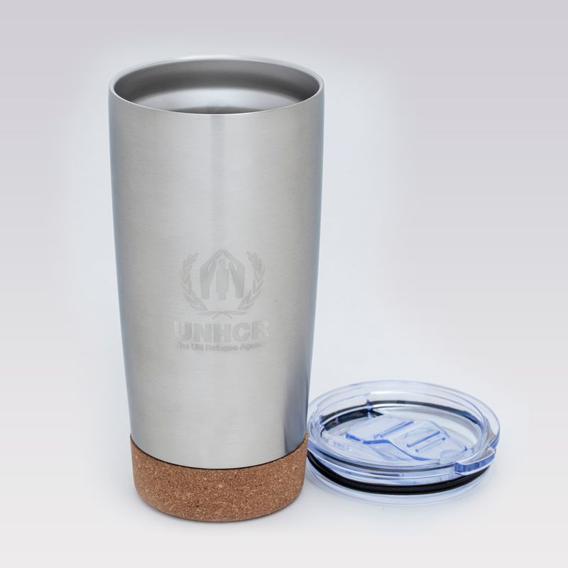 Travel mug with cork decoration