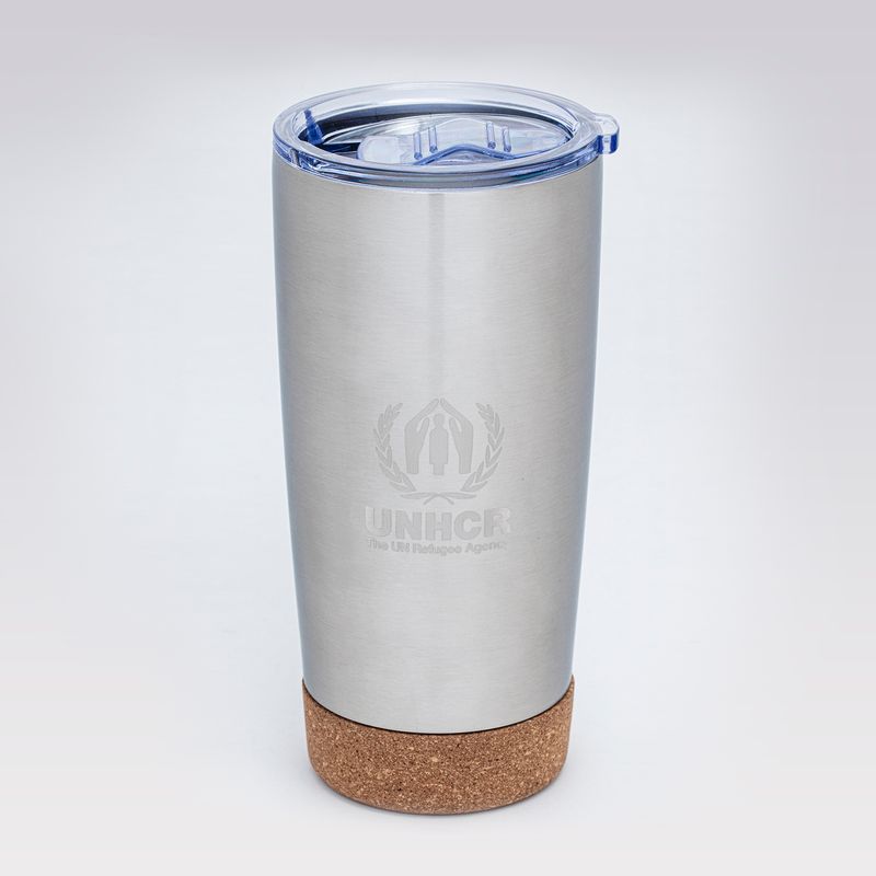 Travel mug with cork decoration