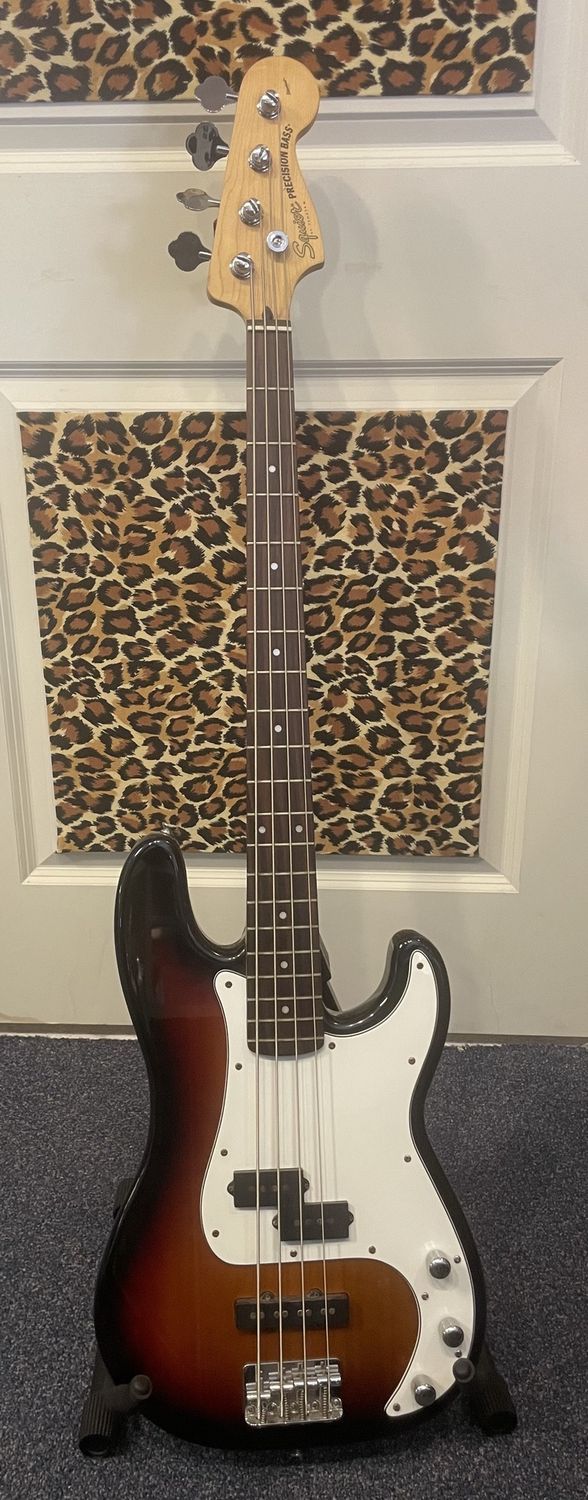 Squier P Bass