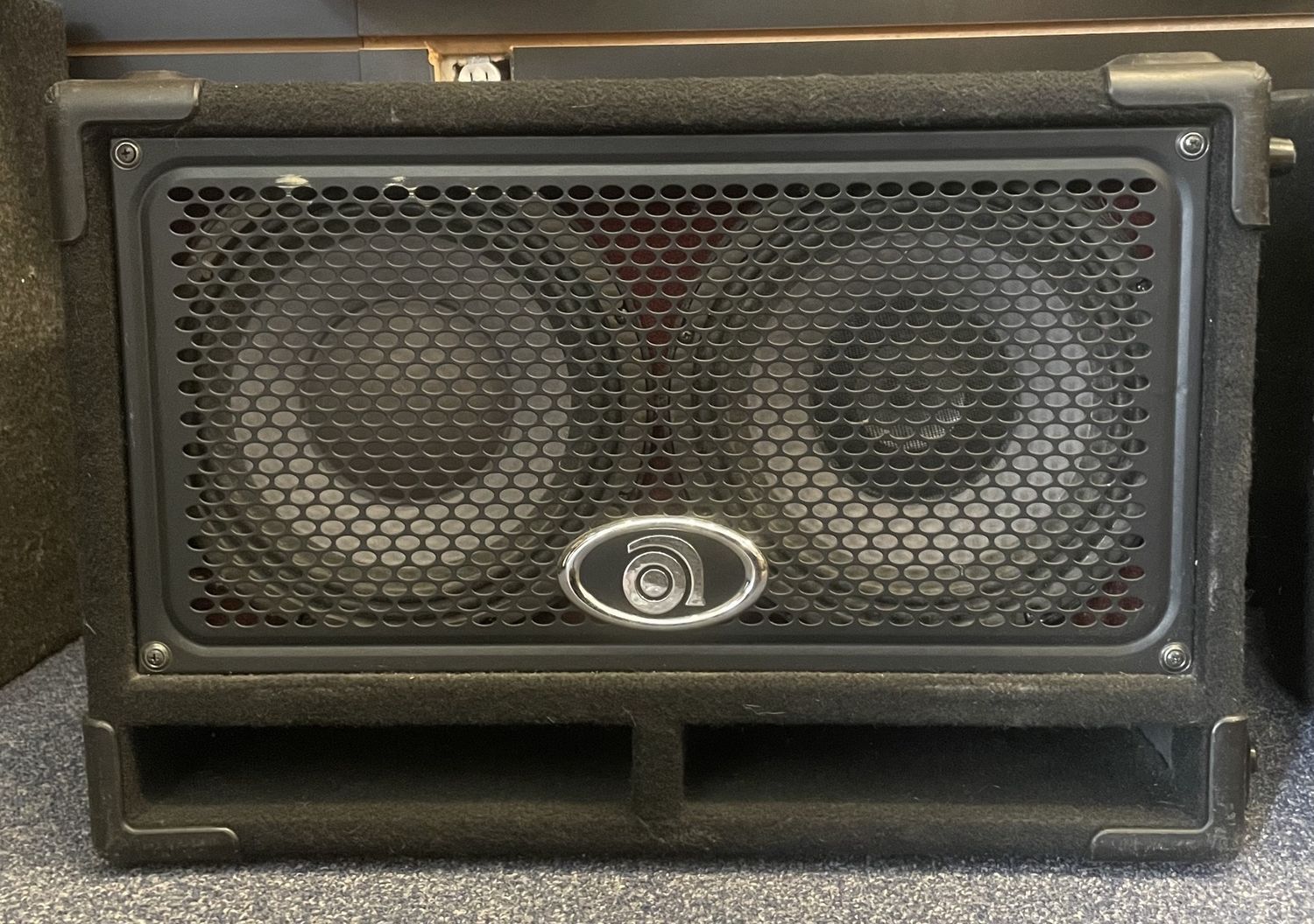 Ampeg 2x10 cabinet