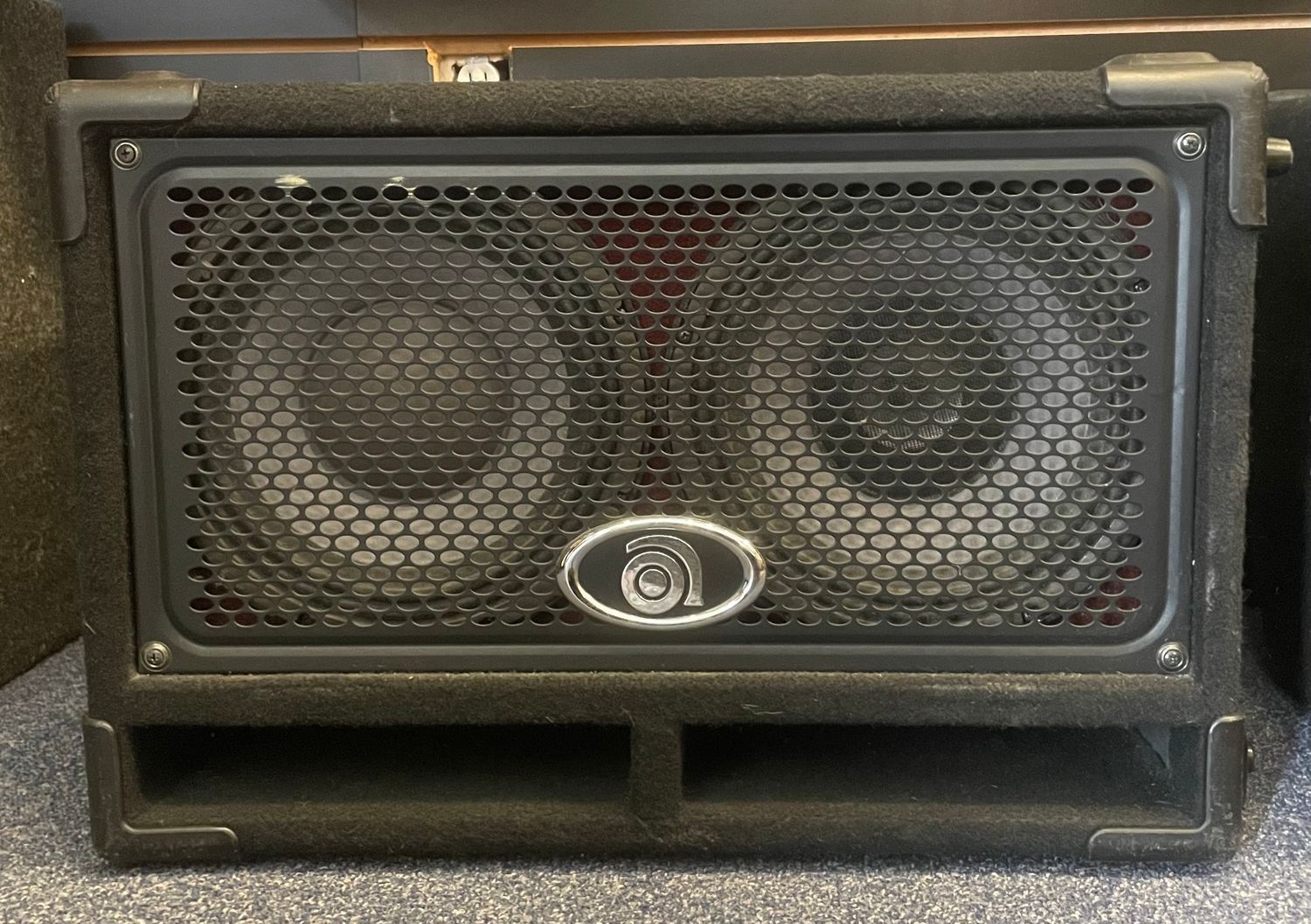 Ampeg 2x10 cabinet