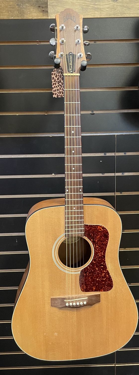 Guild True American D4-NT-HR acoustic