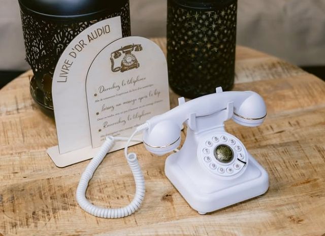 Location téléphone livre d'or blanc