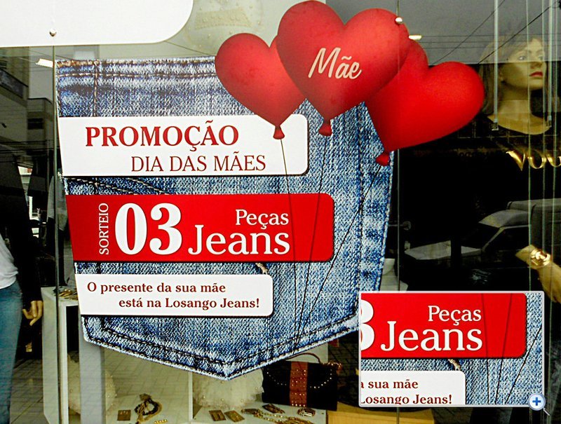 ADESIVOS DE VITRINE