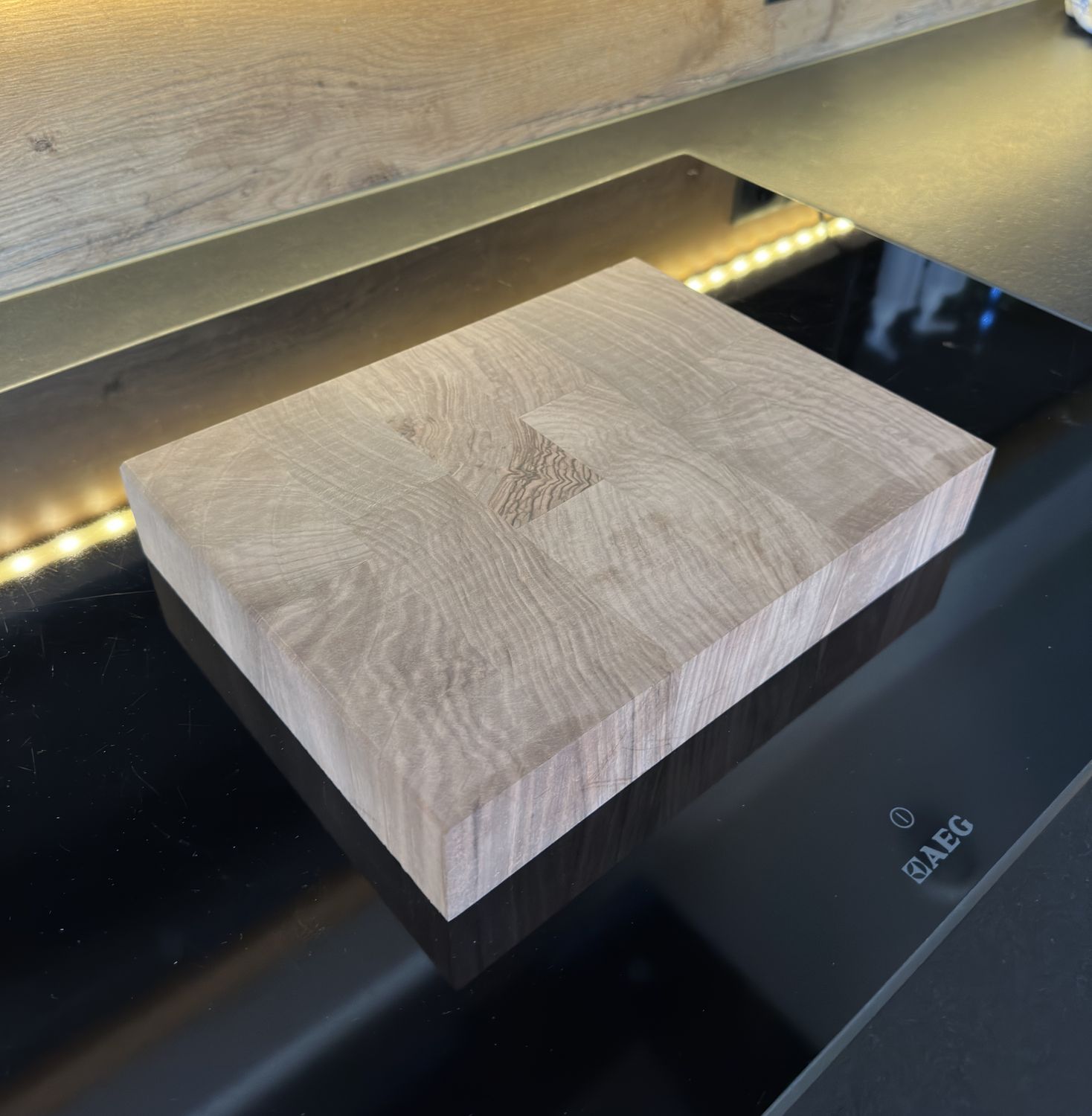 Stirnholz-Hackblock aus Nussholz