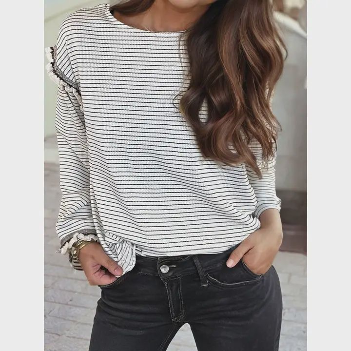 Blk/Wh Contrasted Ruffle