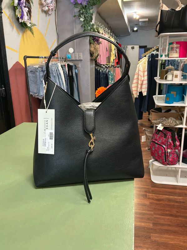 Clasp W/Tassel Hobo