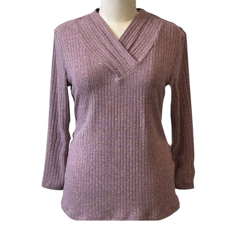 Chandail adapté rose avec col châle et manches longues