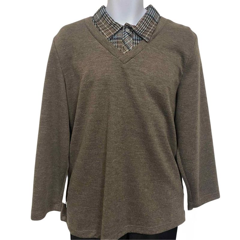 Chandail adapté faux col chemisier brun