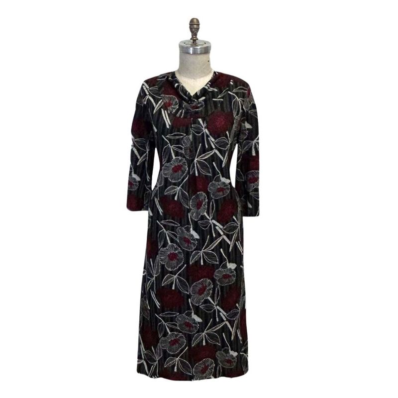 Robe adaptée manches longues fleurie rouge et noire