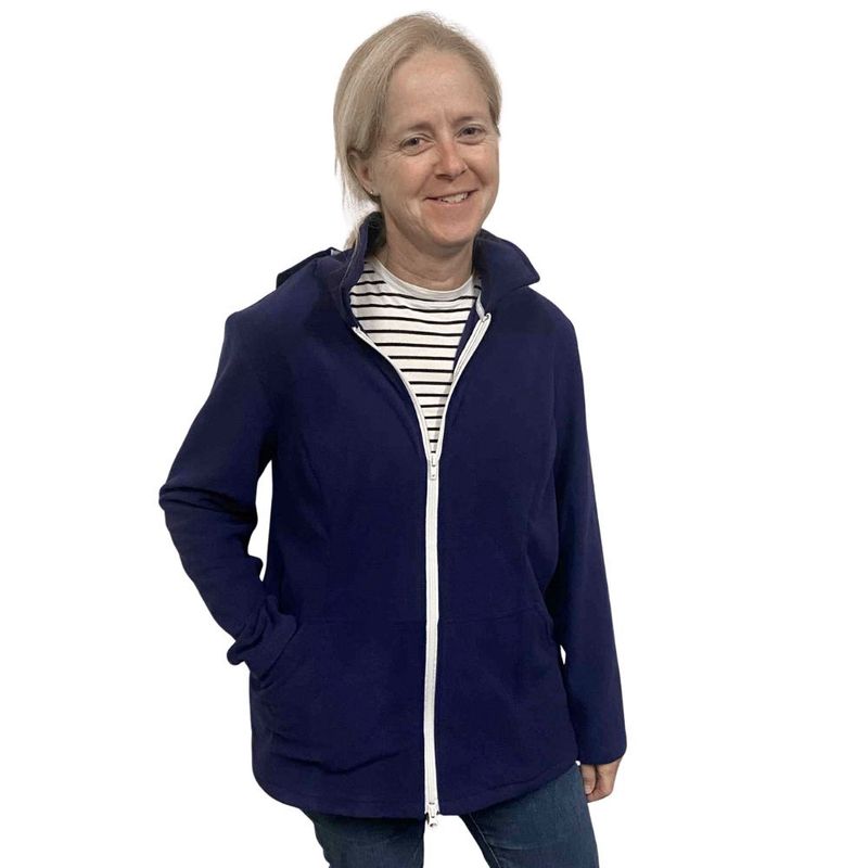 Veste adaptée pour femme en polaire marine