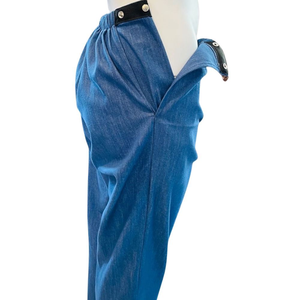 Capri adapté en jeans bleu pâle | Ouverture aux côtés