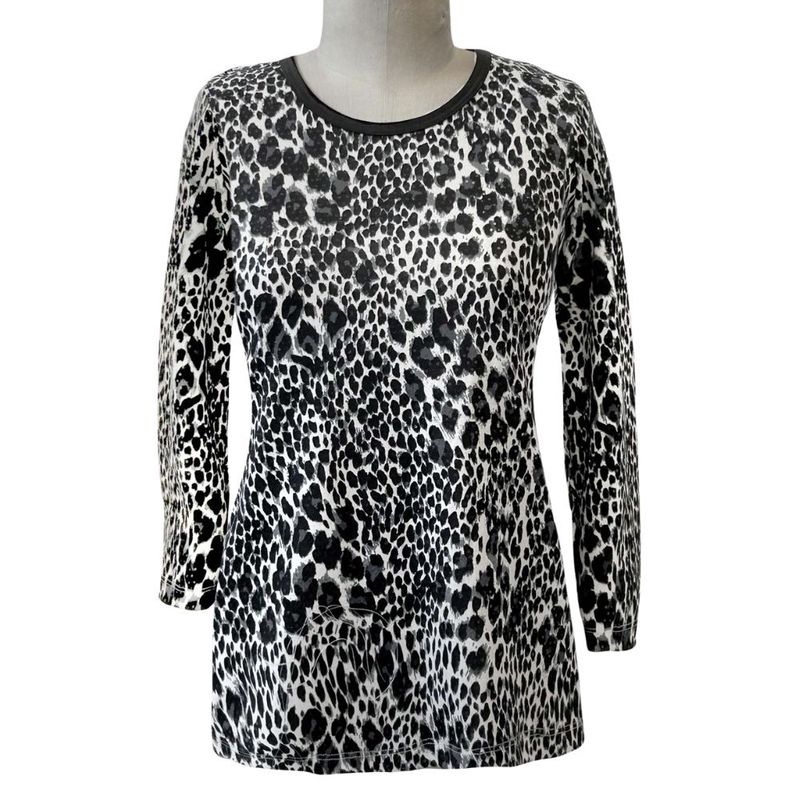 Chandail adapté style à imprimé léopard gris et noir avec petits brillants
