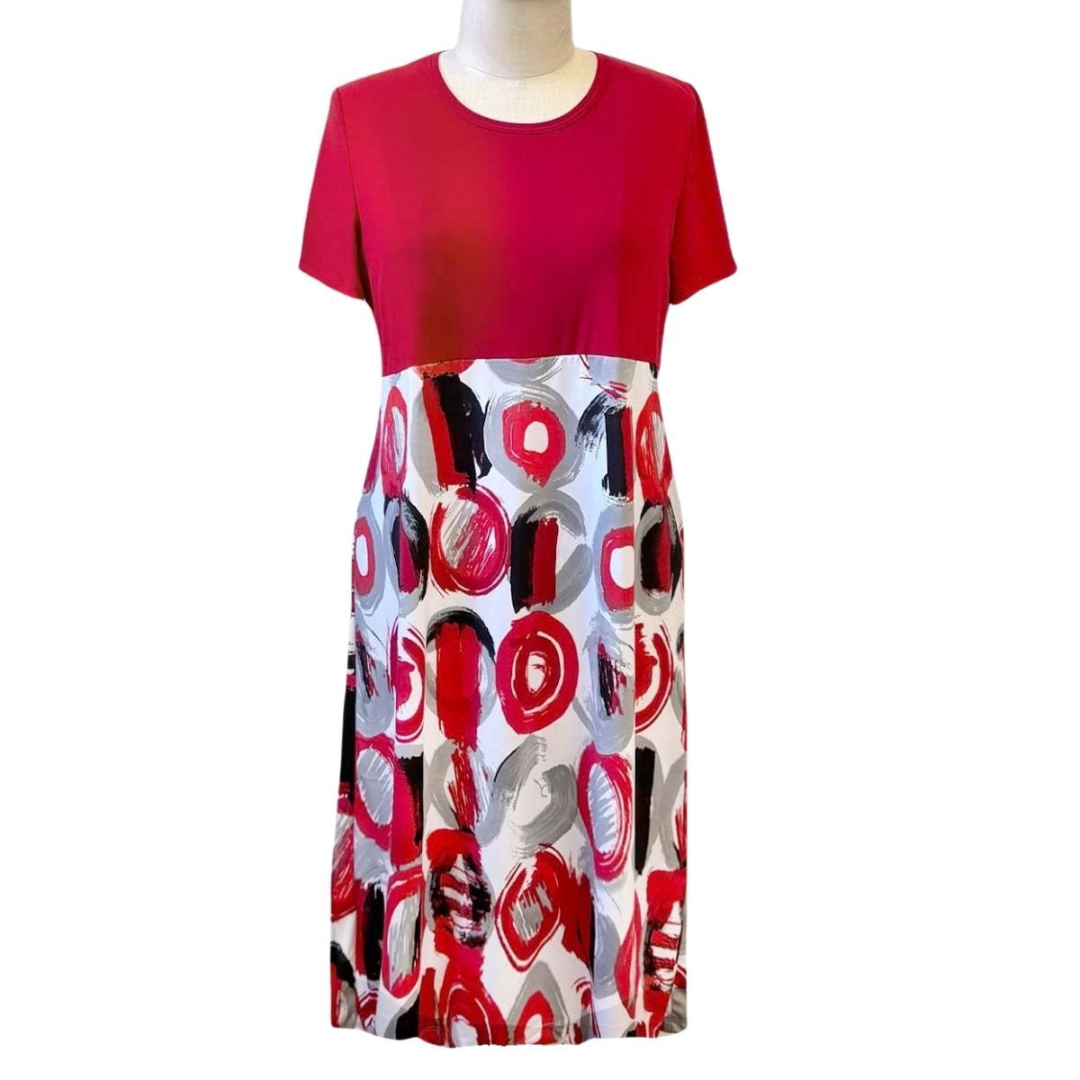 Robe adaptée rouge et imprimé graphique