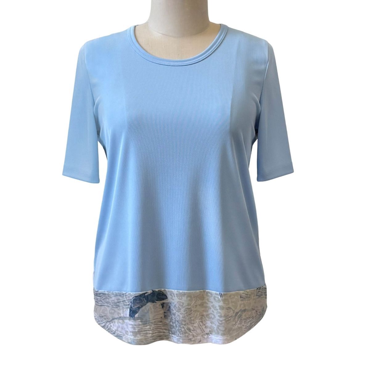 Chandail adapté femme été bleu ciel et bordure à motif