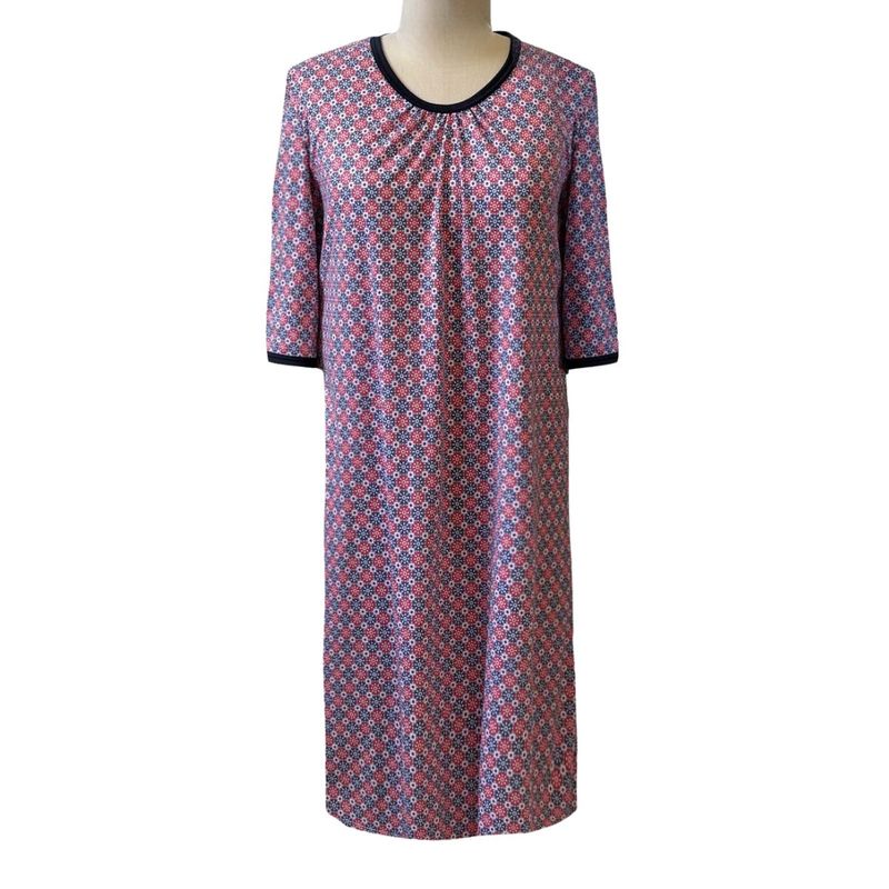 Robe de nuit adaptée en tricot doux marine et rouge