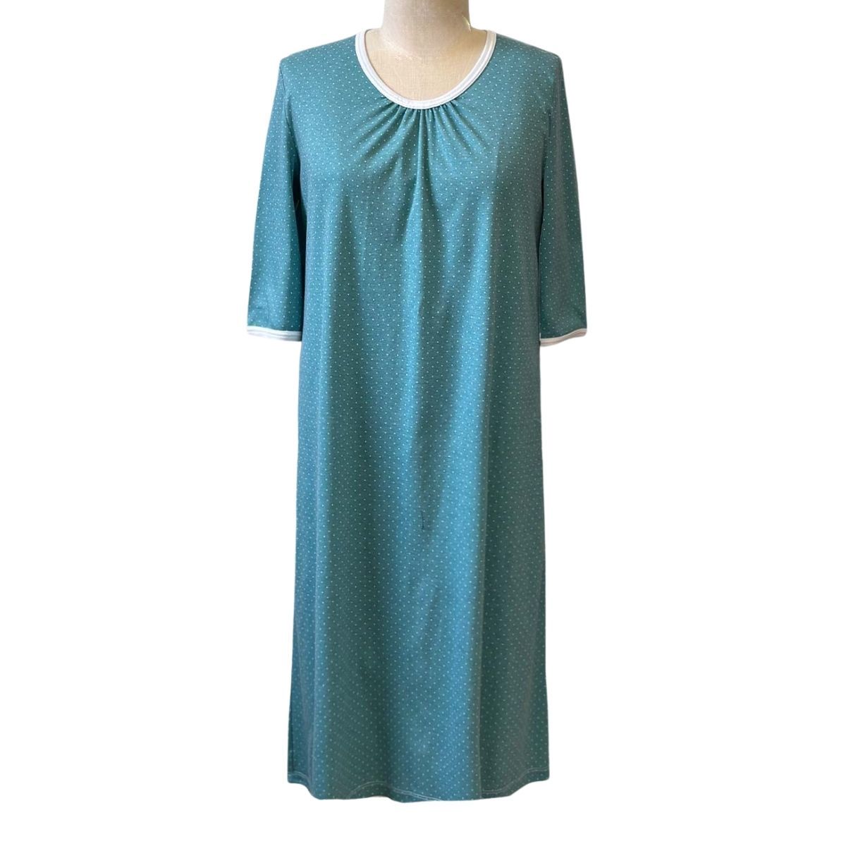 Robe de nuit adaptée en tricot doux sarcelle